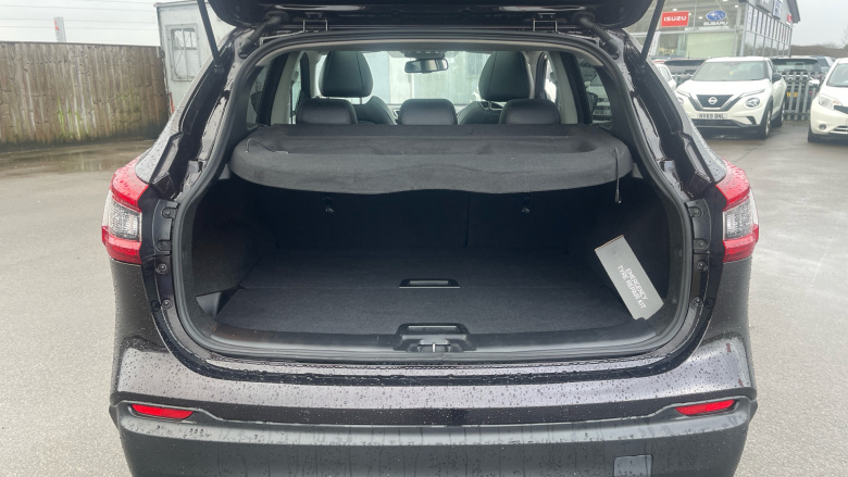 Nissan Qashqai 1.3 DiG-T Tekna 5dr Petrol Hatchback